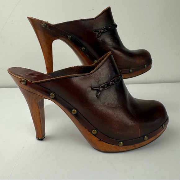 Shoes - Vintage Womens 7 Heeled Clogs Brown Leather And Wood NO SIZE TAG SEE ALL.